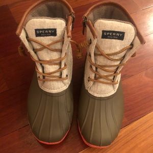 Sperry salt water wool embossed boots.